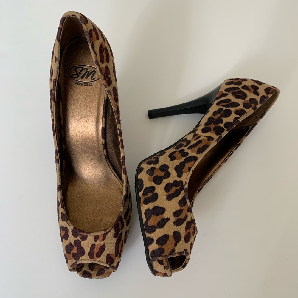 Leopard print stiletto peep toe pumps
